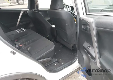 2017 Toyota Rav4 Le z USA, uszkodzony, nr VIN JTMBFREV8HJ711841